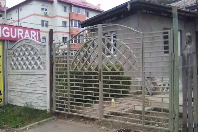 Gates 33