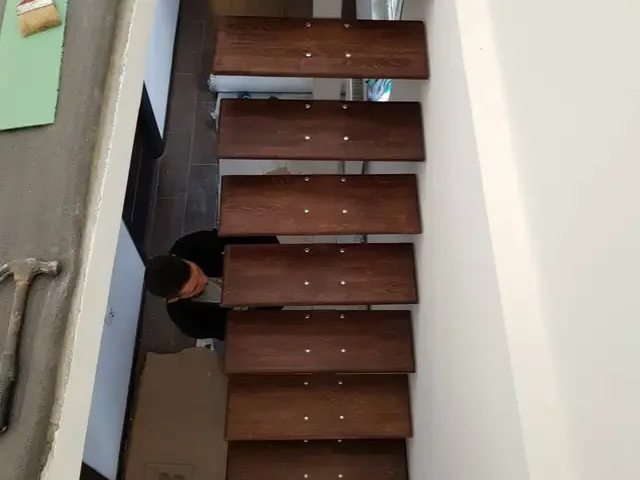 Scări 9