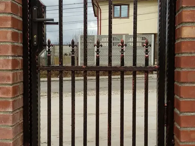 Gates 44